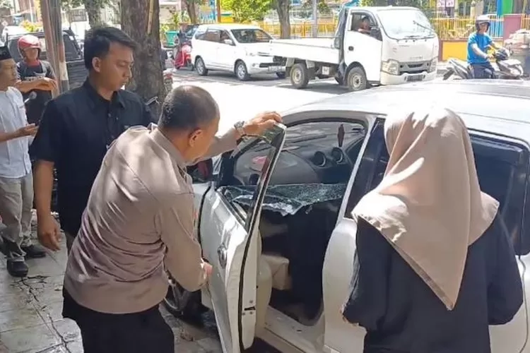 aksi-heroik-aipda-donny-saat-selamatkan-balita-yang-terkunci-di-dalam-mobil:-begini-ceritanya