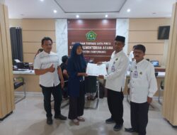Satgas Halal Kab. Banyuwangi Serahkan Sertifikat Halal Self Declare Warga Desa Sepanjang