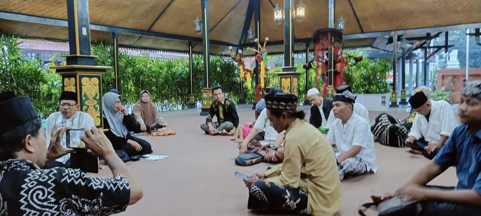 dkb-banyuwangi-adakan-diskusi-program-dan-bukber