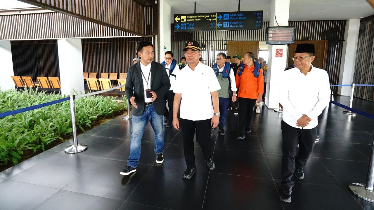 bandara-banyuwangi-dipadati-penumpang,-puncak-arus-mudik-diprediksi-sabtu-dan-minggu