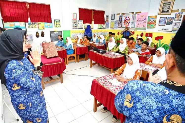 upaya-keras-tangani-ats,-pemkab-banyuwangi-ajak-tenaga-pendidik-gotong-royong