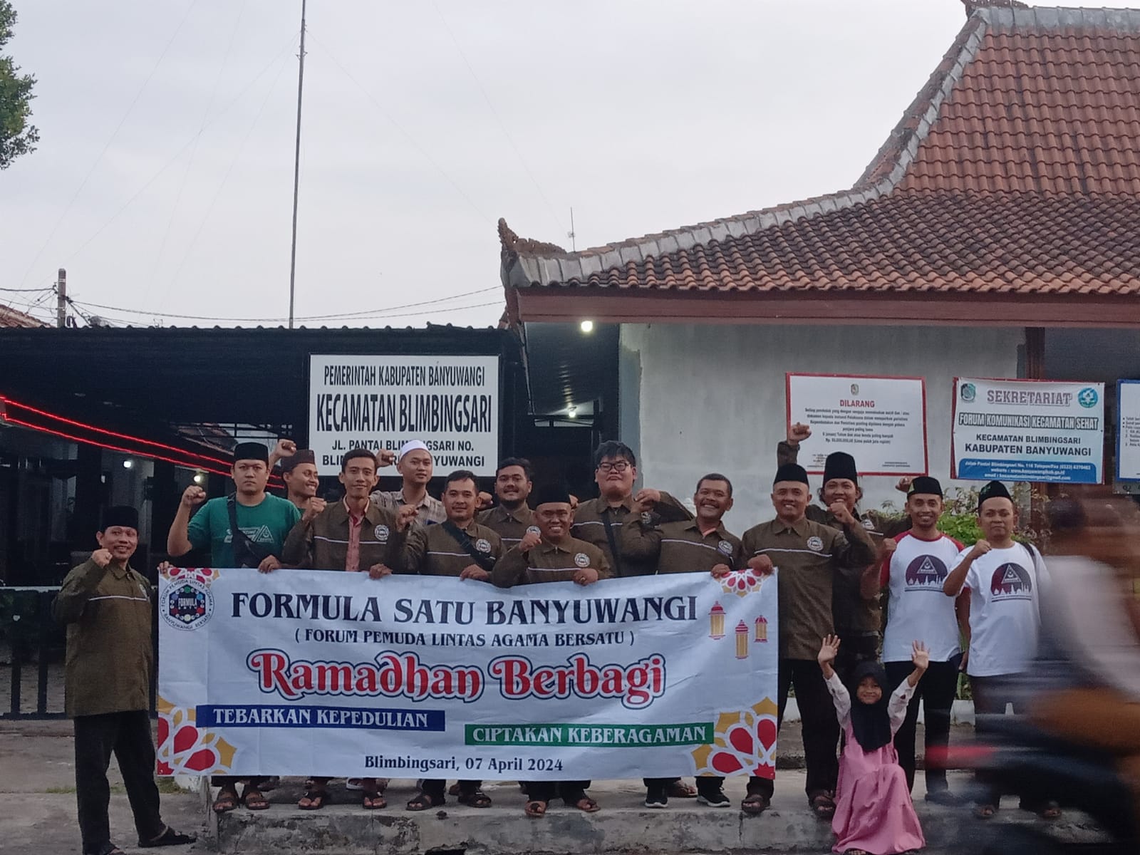 forum-pemuda-lintas-agama-bersatu-(-formula-satu-)-berbagi-takjil-di-kec-blimbingsari.