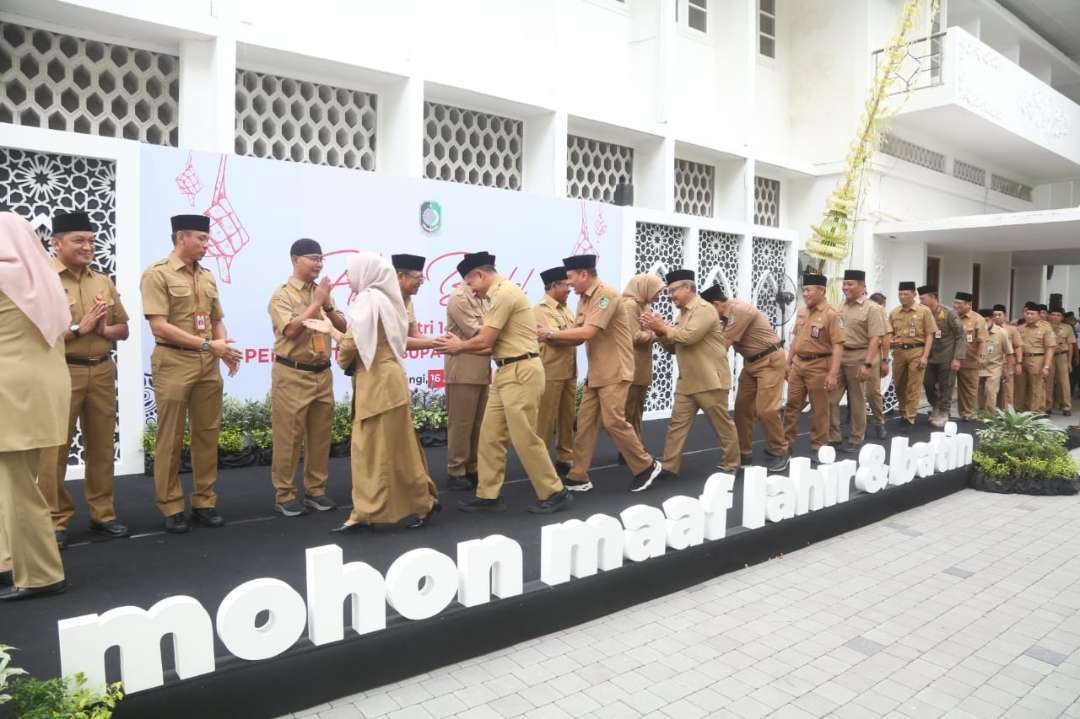 bupati-banyuwangi-minta-nilai-positif-ramadan-dibawa-dalam-kerja