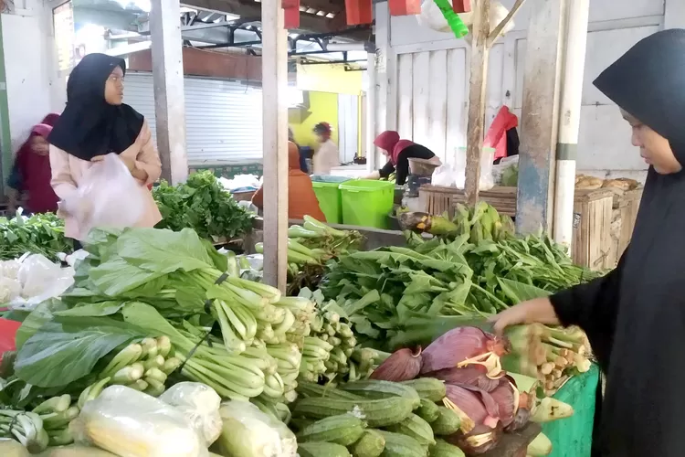 harga-sayuran-di-pasar-genteng,-banyuwangi-melejit-naik:-tewel-sempat-saingi-harga-daging