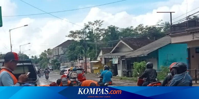 jalur-banyuwangi-jember-tertutup-banjir-lumpur,-buka-tutup-diberlakukan