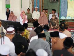 Hadiri Haul KH. Abdul Manan Muncar, Bupati Ipuk: Perkuat Pendidikan