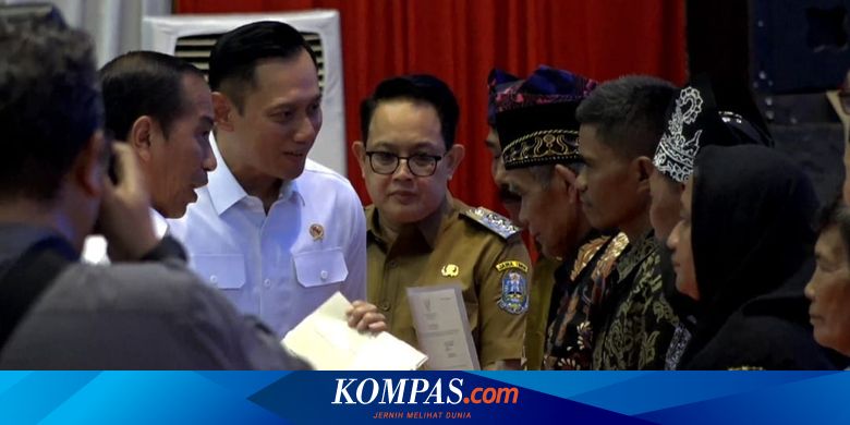 jokowi-serahkan-10.323-sertifikat-tanah-elektronik-buat-warga-banyuwangi