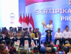 Serahkan 10.000 Sertipikat Tanah Elektronik TORA, Presiden Jokowi: Banyuwangi Terbesar di Indonesia