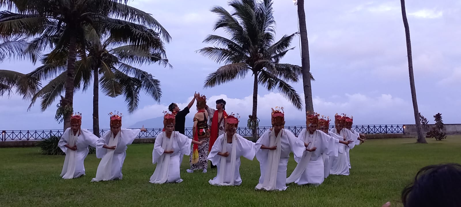 maestro-“the-dancer”-didik-nini-thowok-inspirational-spirit-30-years-hotel-ketapang-indah