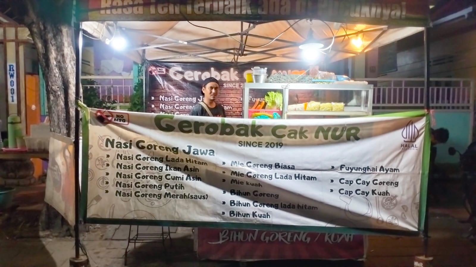 nasi-goreng-gerobak-cak-nur-yang-mantap-dan-dapat-memanjakan-perut-yang-sedang-lapar