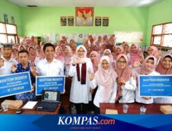 Banyuwangi Regent Distributes Incentive Rp 7,2 Billion to 1.200 PAUD teacher