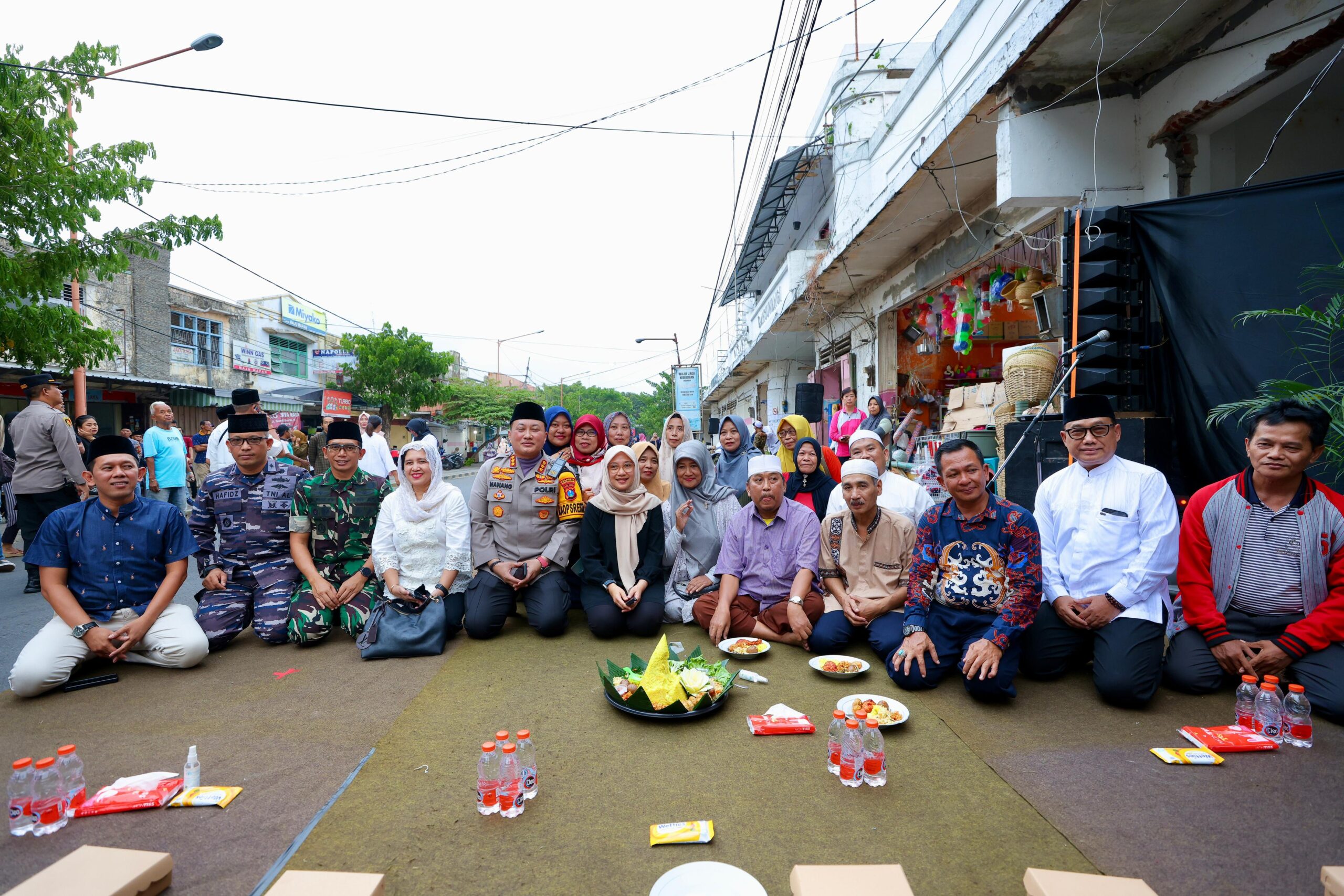 revitalisasi-pasar-banyuwangi,-bupati-ipuk-gelar-tasyakuran-bersama-ratusan-pedagang
