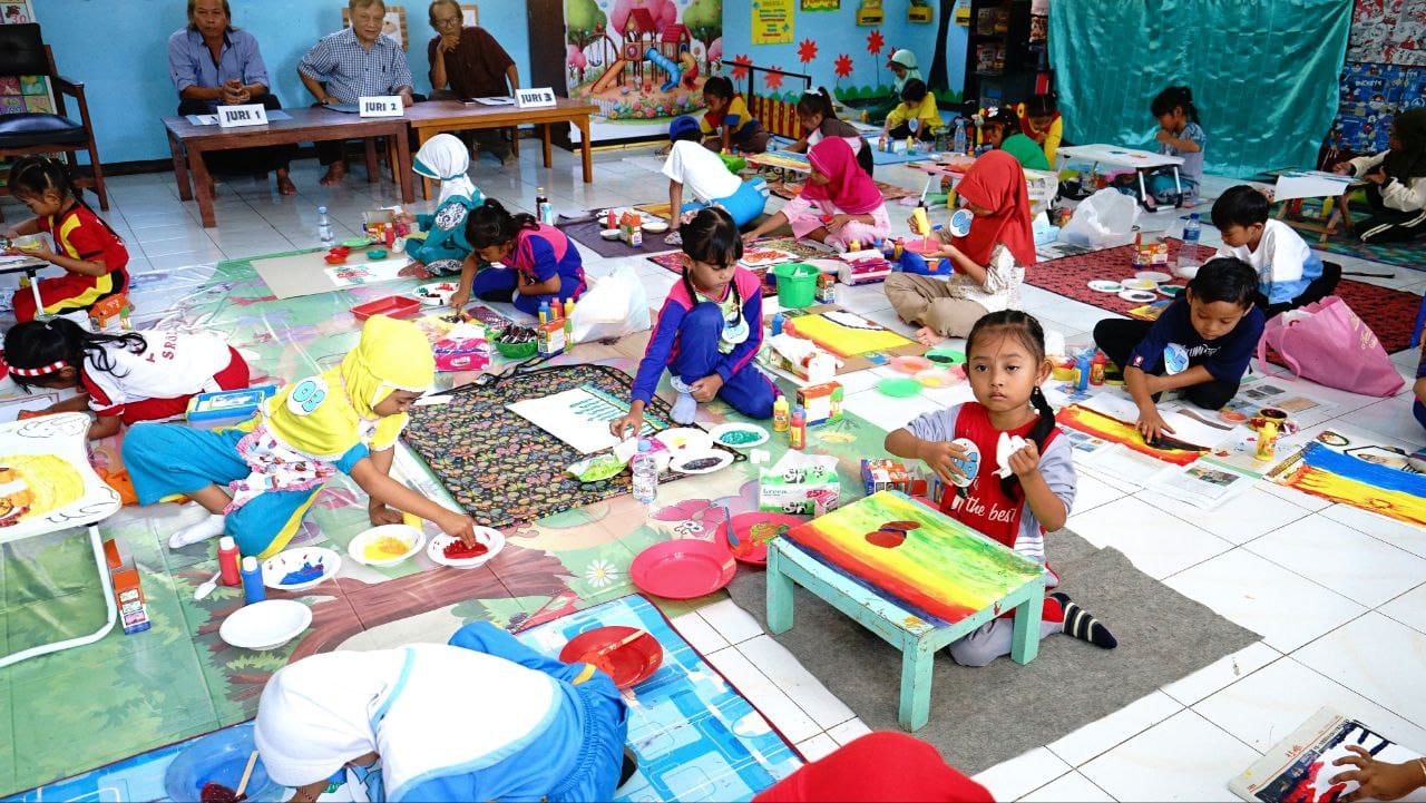 gemasnya-penampilan-ratusan-anak-tk-se-banyuwangi-di-lomba-kreativitas