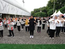 Peringati Hari Lanjut Usia Nasional, Bupati Ipuk Senam Bareng Para Lansia