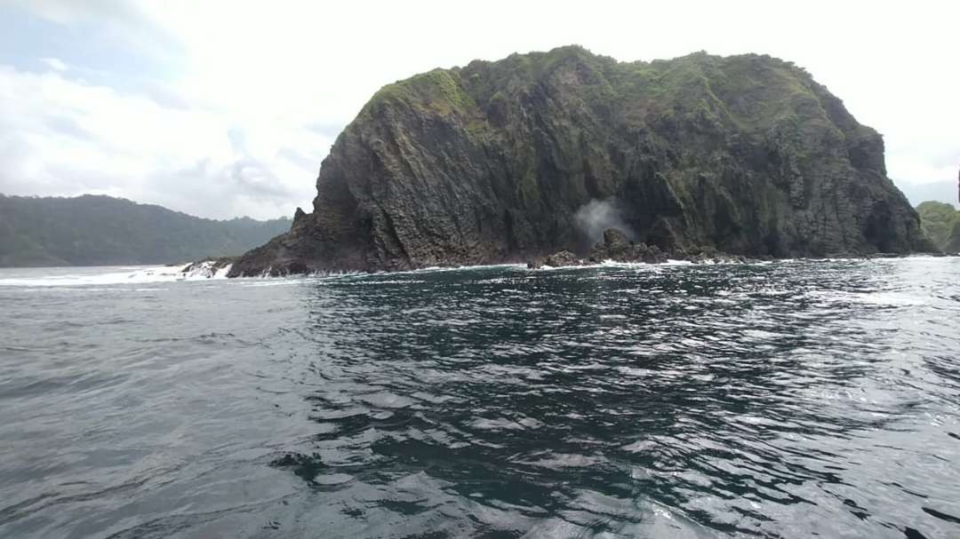 viral-pulau-bedil,-raja-ampat-nya-banyuwangi