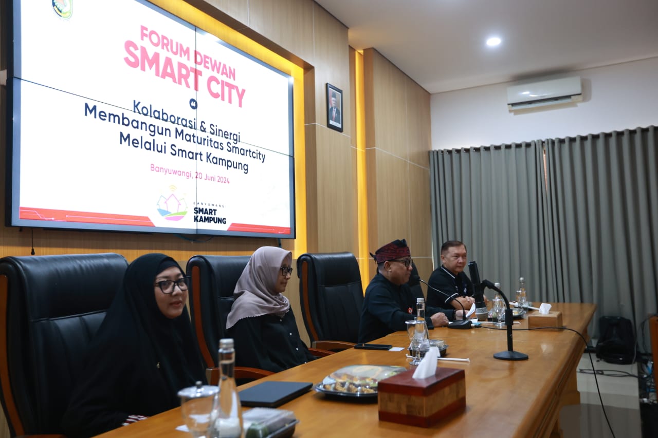 forum-dewan-smart-city,-banyuwangi-perkuat-smart-kampung-untuk-maturitas-perkotaan