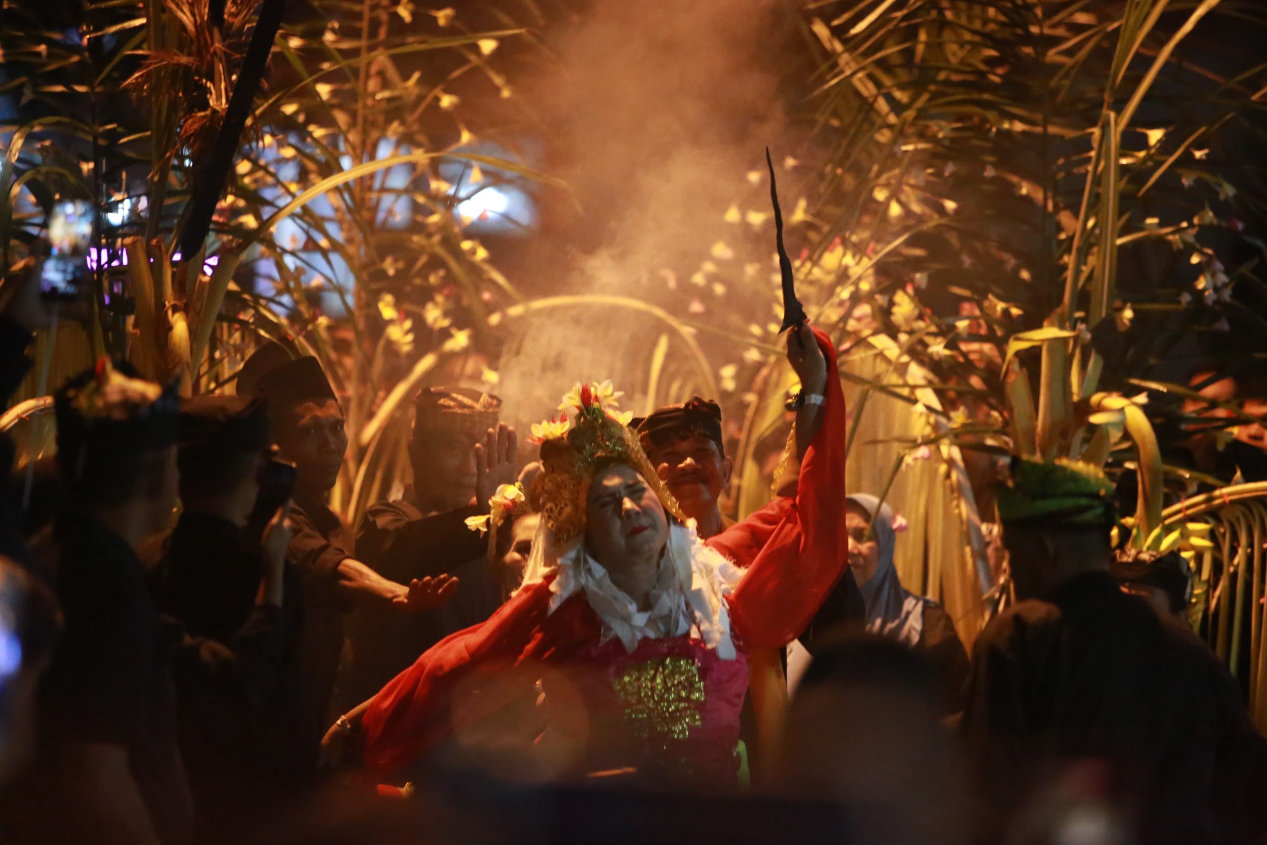 seblang-bakungan-banyuwangi,-ritual-berusia-ratusan-tahun-yang-pukau-wisatawan