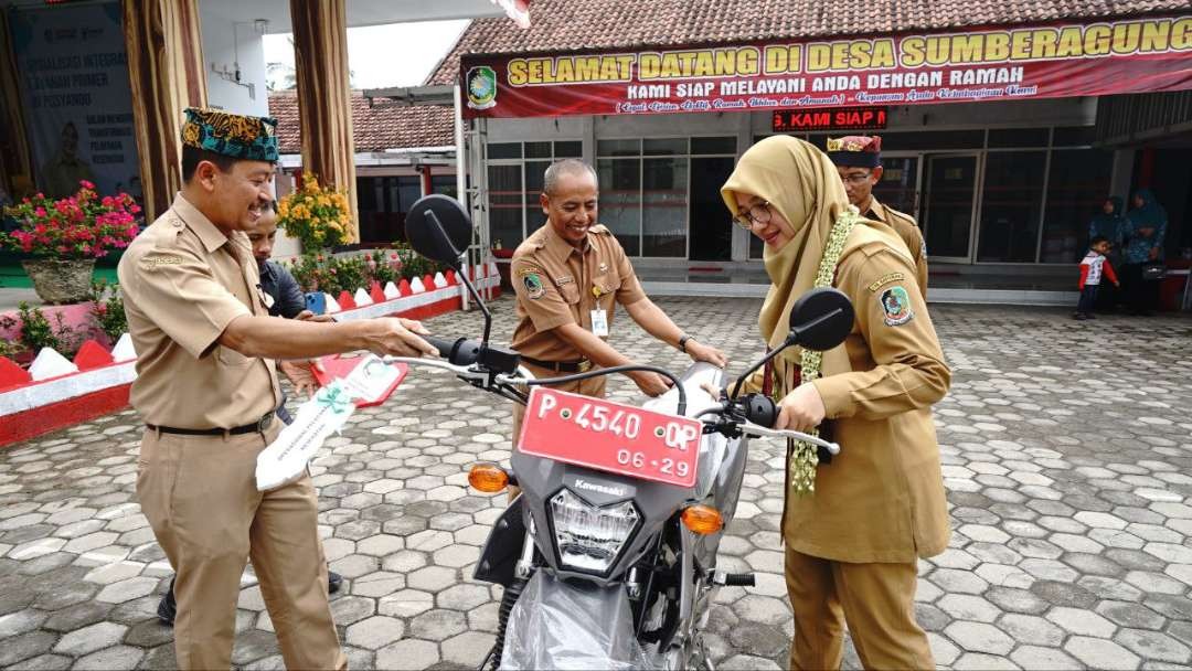 pemkab-banyuwangi-tambah-kendaraan-operasional-untuk-layanan-kesehatan-wilayah-sulit-dijangkau