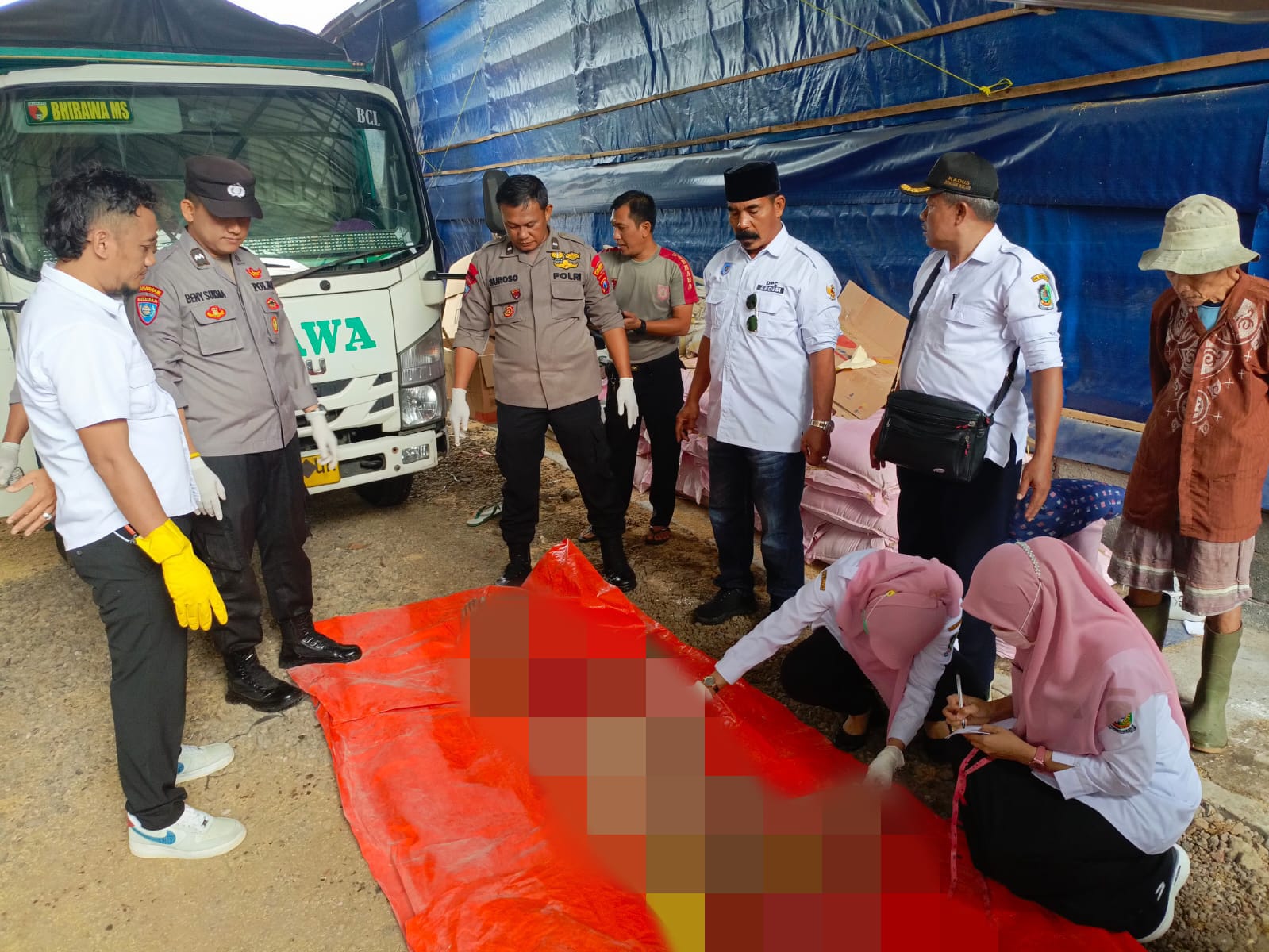 sopir-truk-ditemukan-meninggal-di-kandang-ayam-di-banyuwangi