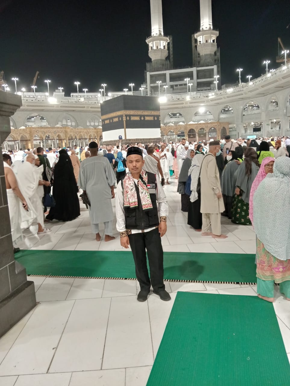 jamaah-haji-kabupaten-banyuwangi-melaksanakan-tawaf-wada-untuk-kemudian-menuju-madinah