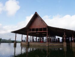 Menikmati Arsitektur Nusantara di Lereng Gunung Ijen Banyuwangi