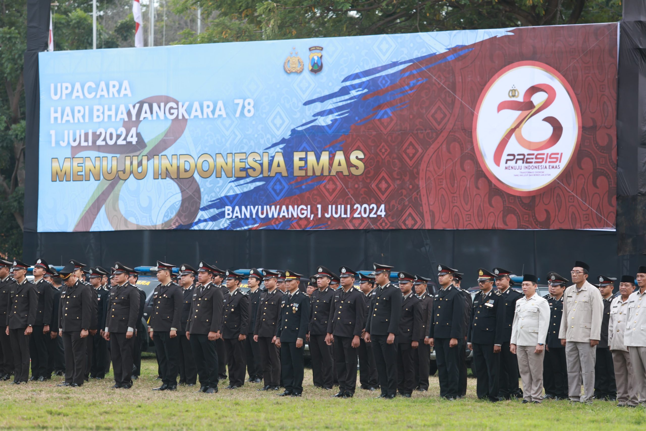 dihadiri-bupati-ipuk,-polresta-banyuwangi-gelar-upacara-hari-bhayangkara