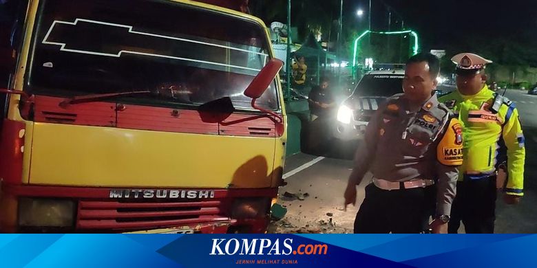 truk-tabrak-pagar-masjid-ikon-kabupaten-banyuwangi,-diduga-sopir-mabuk