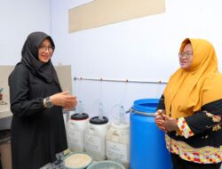 Keliling Desa, Bupati Ipuk Dorong Petani Terapkan Sistem Pertanian Organik pada Petani