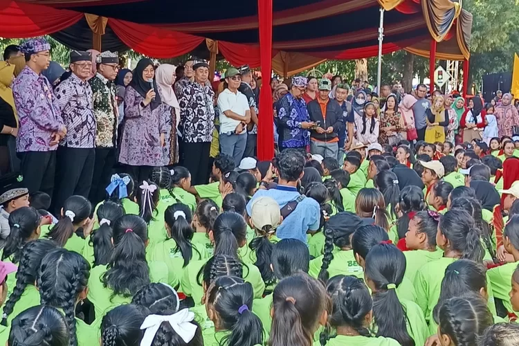 tinjau-gladi-bersih-bec-2024,-bupati-ipuk-beri-nilai-performer-nyaris-sempurna