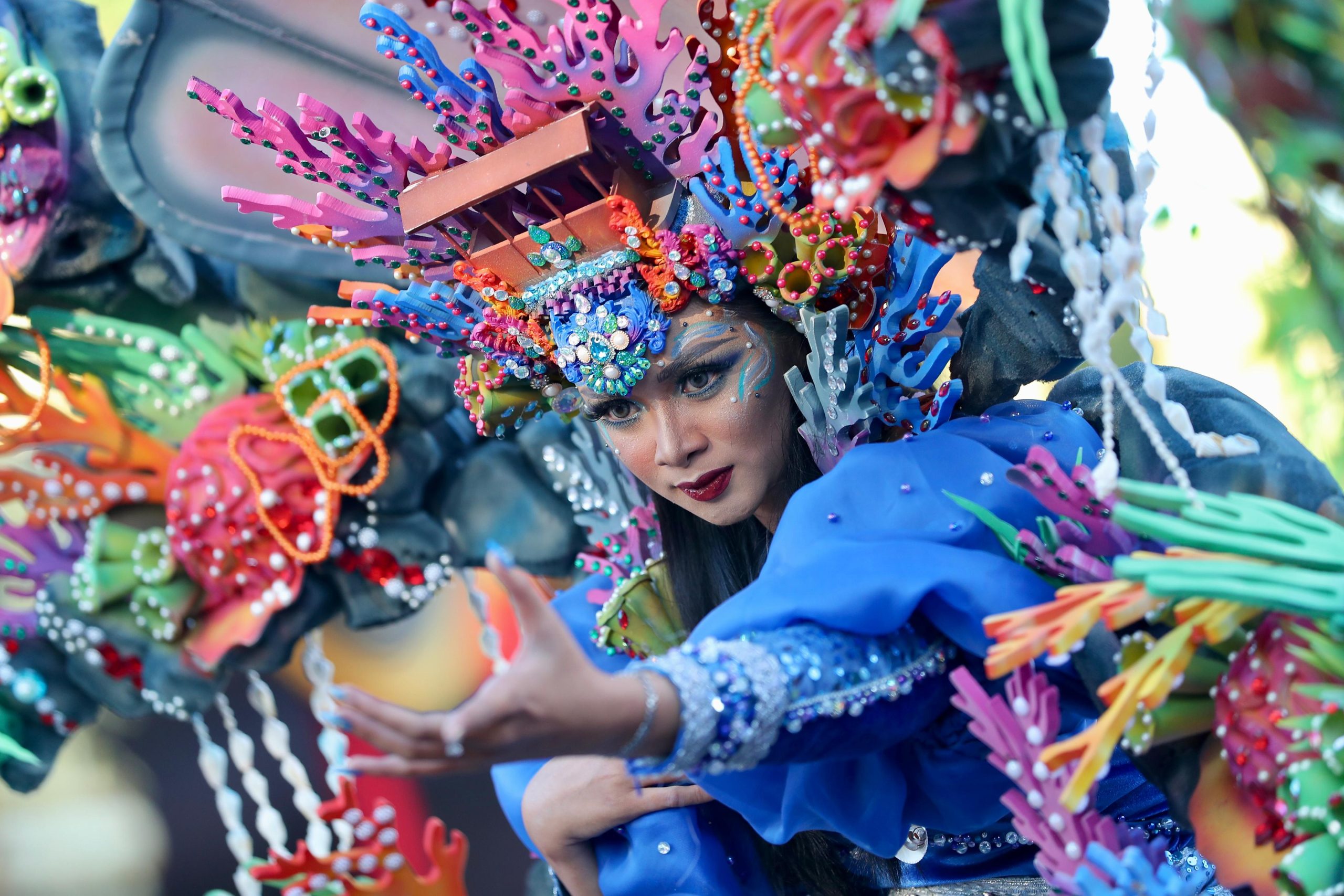 tampilkan-sisik-melik-potensi-desa,-banyuwangi-ethno-carnival-2024-pukau-ribuan-mata