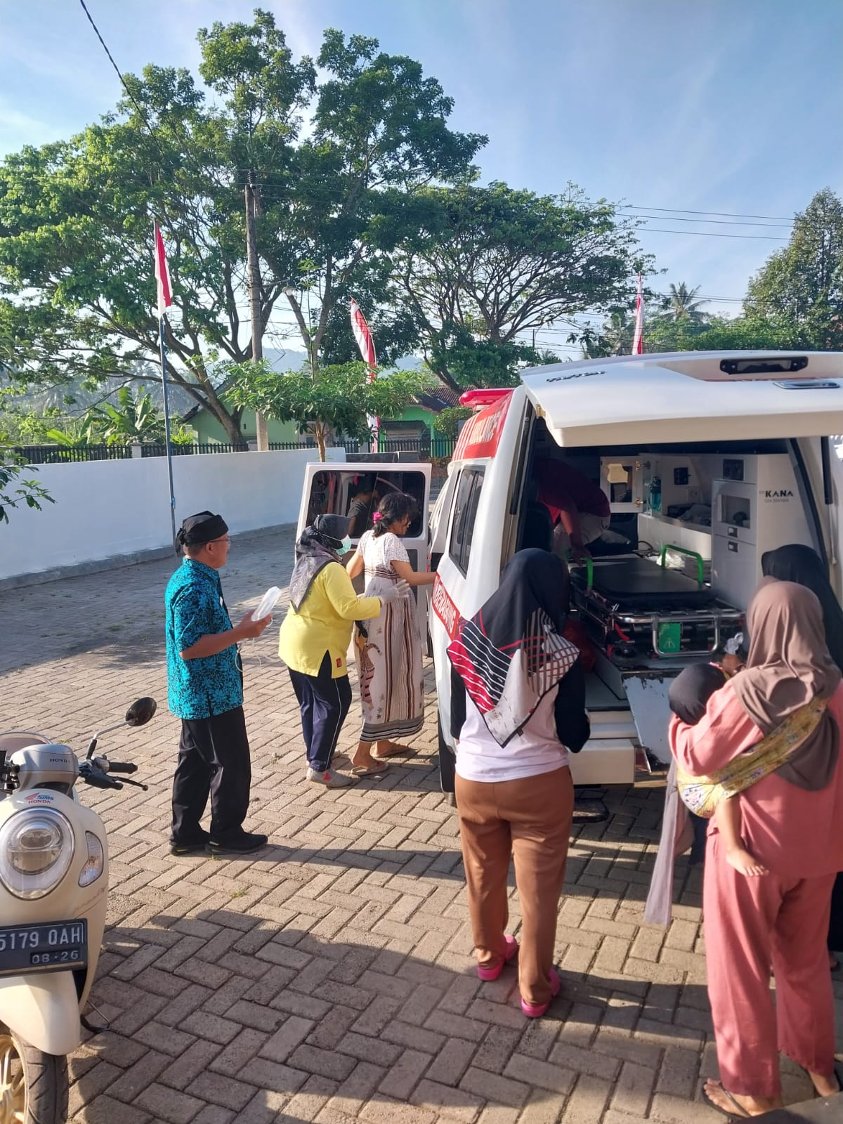 pengabdian-bidan-di-daerah-akses-sulit-di-banyuwangi,-rutin-jemput-bola-ke-semua-bumil