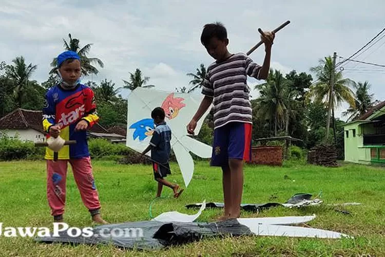 airnav-indonesia-ingatkan-layang-layang-dan-benangnya-ganggu-penerbangan-pesawat