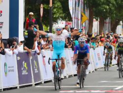 Pertarungan Sengit, Pembalap Australia Pertahankan Ijen Jersey Etape 2 Tour de Banyuwangi Ijen