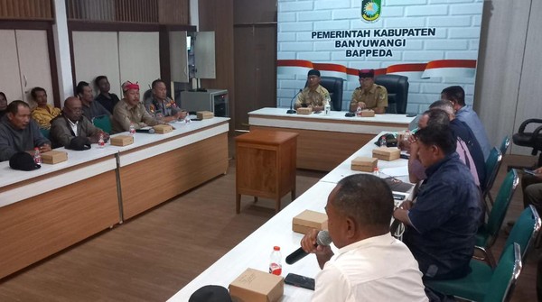 pakel-mencekam-:-warga-minta-perlindungan-ham-ke-pemkab-banyuwangi-akibat-teror-yang-mencekam