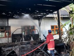 Sembrono Bakar Sampah, Satu Gudang Bengkel Mobil Habis Dilahap Api di Puwoharjo
