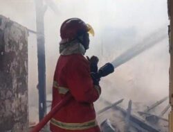 Kondisi Kosong, Rumah Warga di Banyuwangi Ludes Terbakar, Segini Kerugiannya – Tribunjatim.com