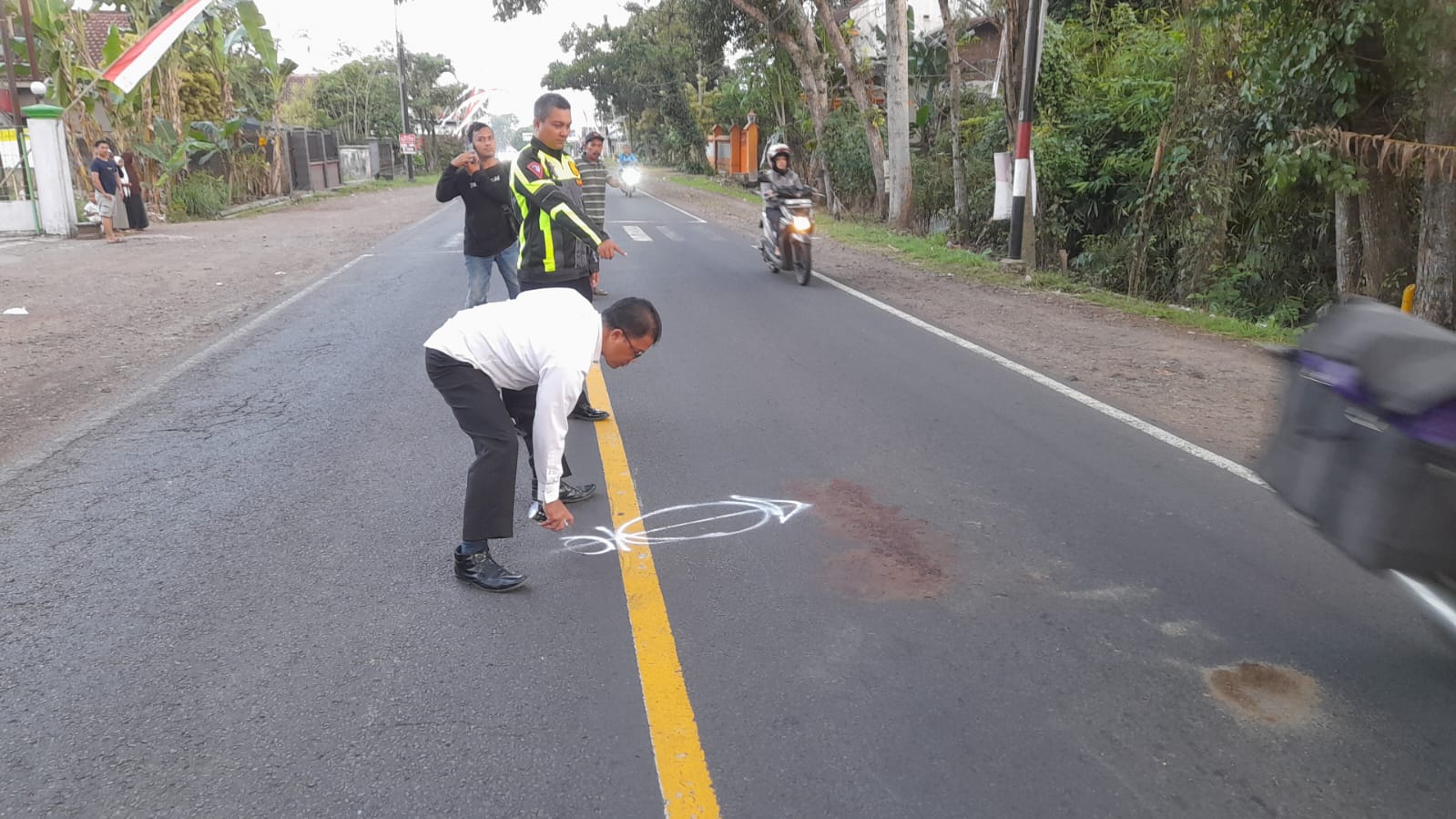 tabrak-lari-di-genteng,-pengendara-sepeda-motor-tewas-di-tempat