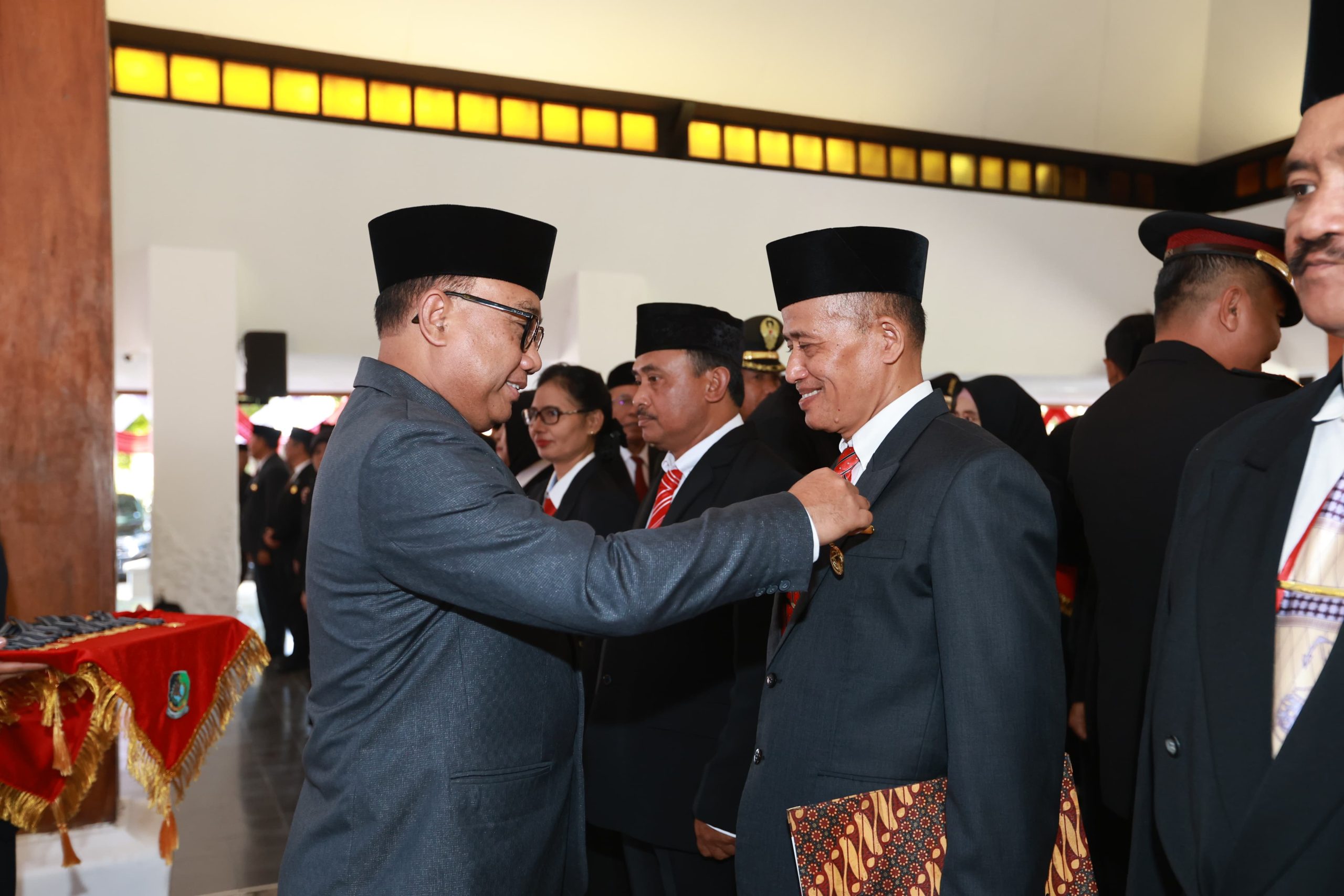 sebanyak-157-asn-banyuwangi-terima-satyalencana-karya-satya-2024