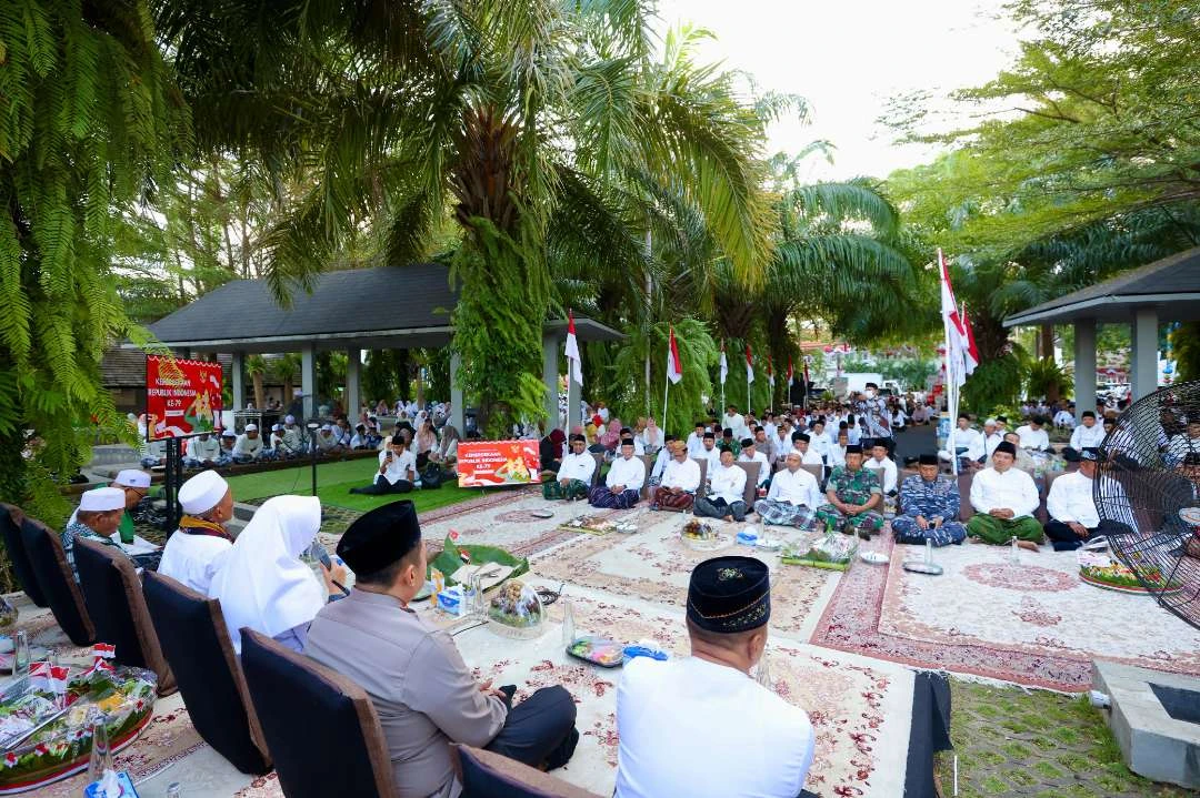 jelang-hut-kemerdekaan-ri,-pemkab-banyuwangi-gelar-doa-bersama