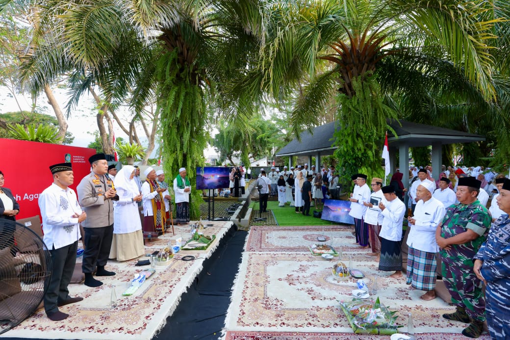 bupati-ipuk-gelar-tasyakuran-dan-doa-bersama-di-taman-makam-pahlawan