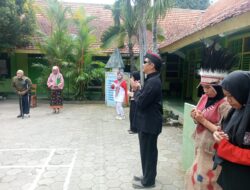 Upacara Bendera Para Difabel Yayasan Komunitas Aura Lentera Banyuwangi