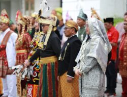 Parade Busana Adat Nusantara di Upacara Kemerdekaan RI Banyuwangi