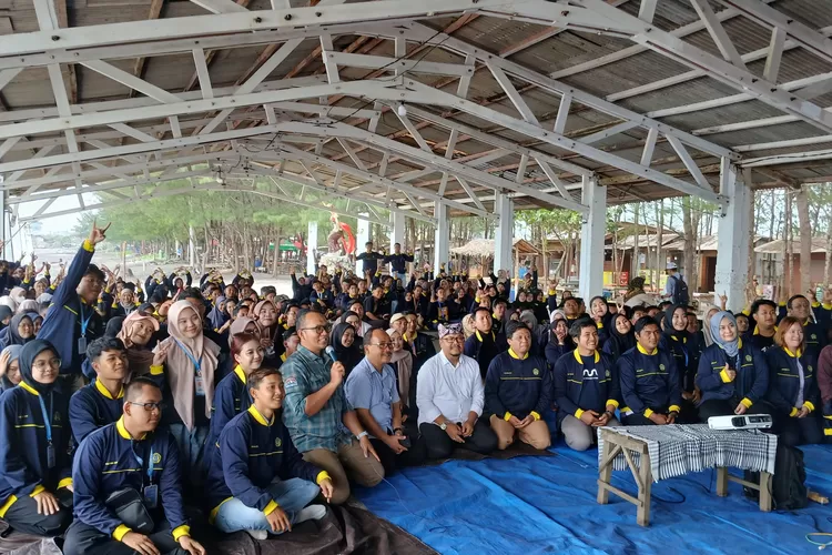 laksanakan-kkn,-mahasiswa-uniba-hibah-website-pariwisata-–-radar-banyuwangi