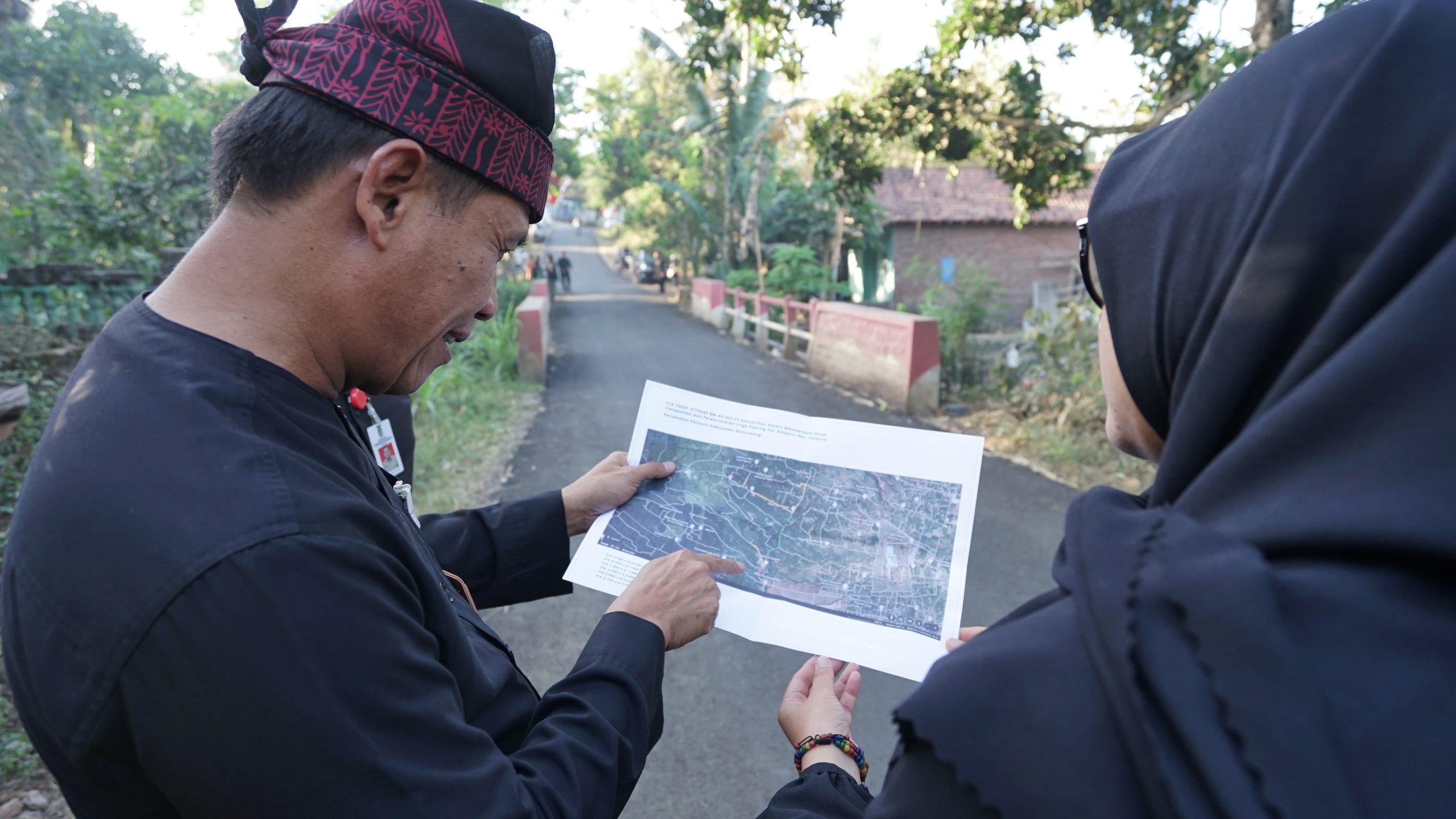 cek-jalan-papring,-bupati-ipuk-:-tahun-2024-banyuwangi-bangun-dan-perbaiki-jalan-821,4-km-jalan