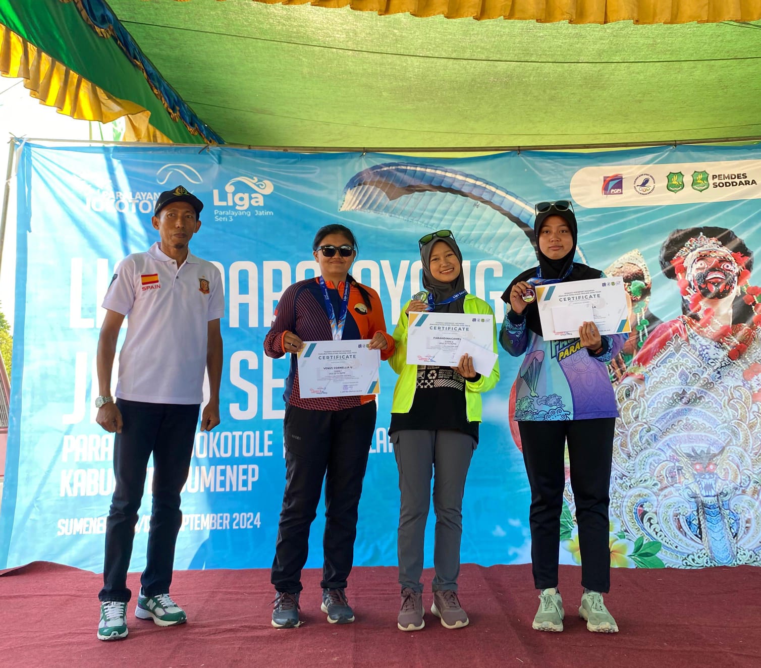 atlet-paralayang-banyuwangi-bawa-pulang-medali-emas