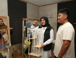 Berawal Hobi Buat Makrame, Perempuan di Banyuwangi Bisa Raup Omset Ratusan Juta Per Bulan