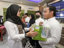 Pemkab Banyuwangi Berikan Bantuan Alat Usaha Bagi Lulusan SMK