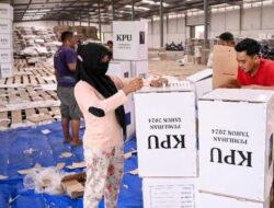 Logistik Tahap 1 Lengkap, KPU Banyuwangi Mulai Rakit Kotak dan Bilik Suara – Tribunjatim.com