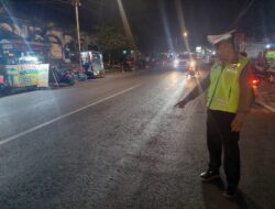 Kecelakaan di Depan SDN 5 Genteng, Pengendara Honda Scoopy Alami Patah Tulang
