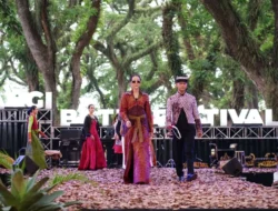 Pukau Ribuan Penonton, Banyuwangi Batik Festival Kuatkan Potensi Batik Lokal di Kancah Nasional